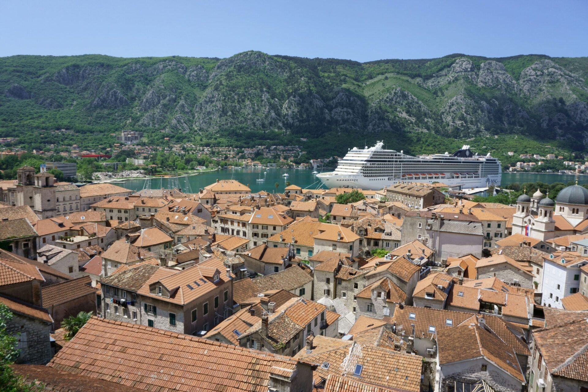 sandro-cenni-8D3J9G9O1Jo-unsplash
