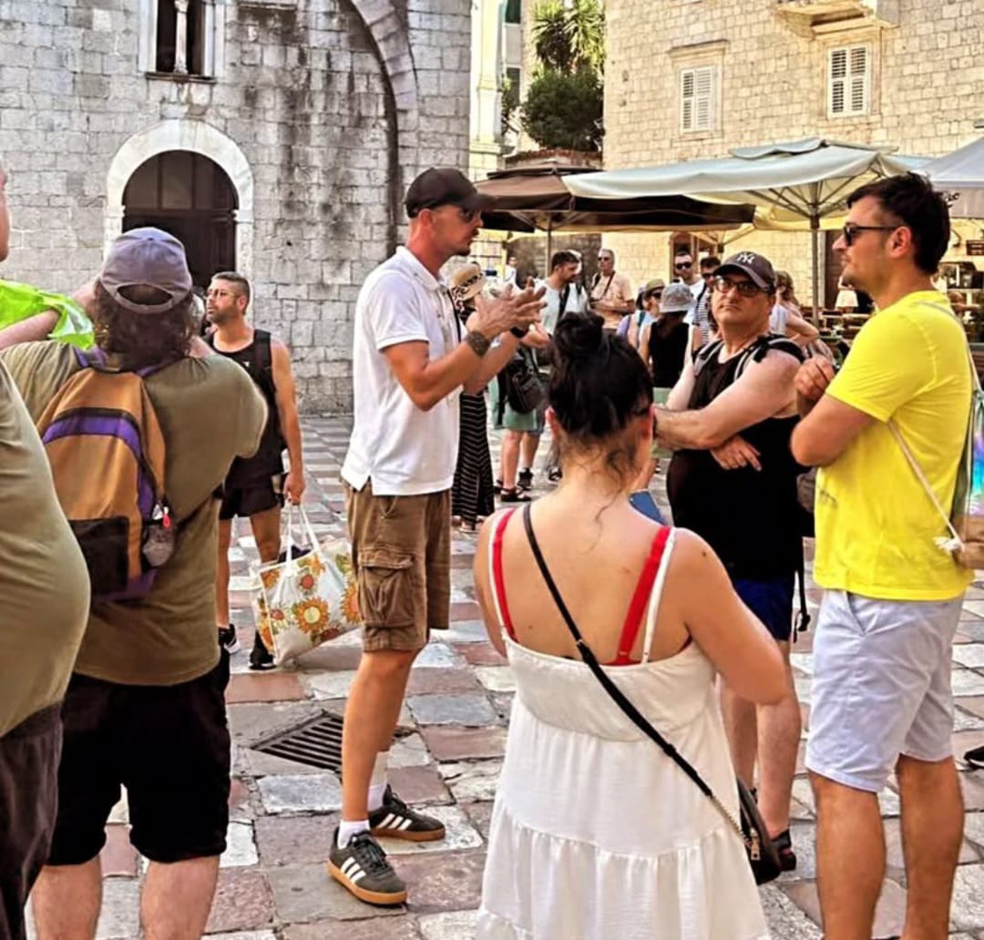 tour_guides_image